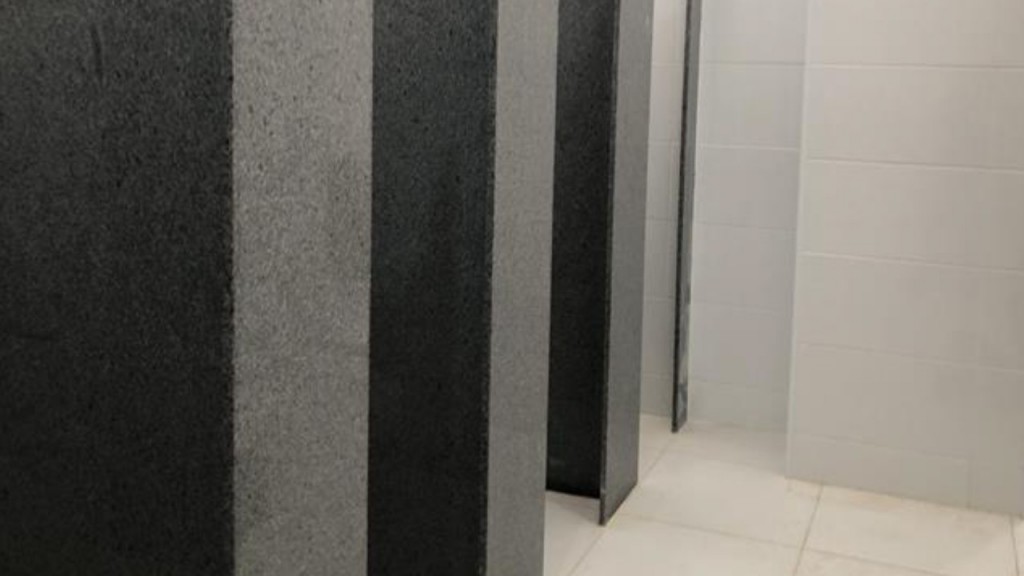 Demolição completa, revestimento de pisos e paredes